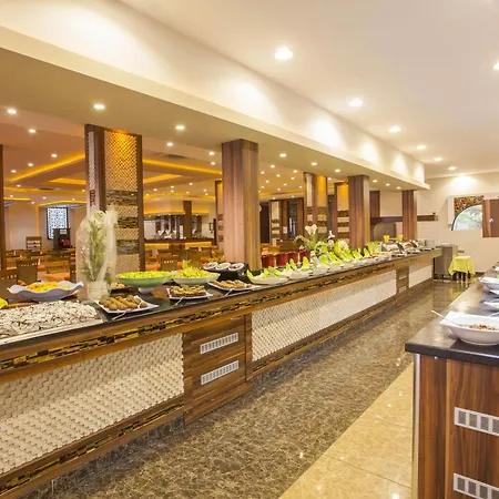 Kleopatra Ada Hotell 4*